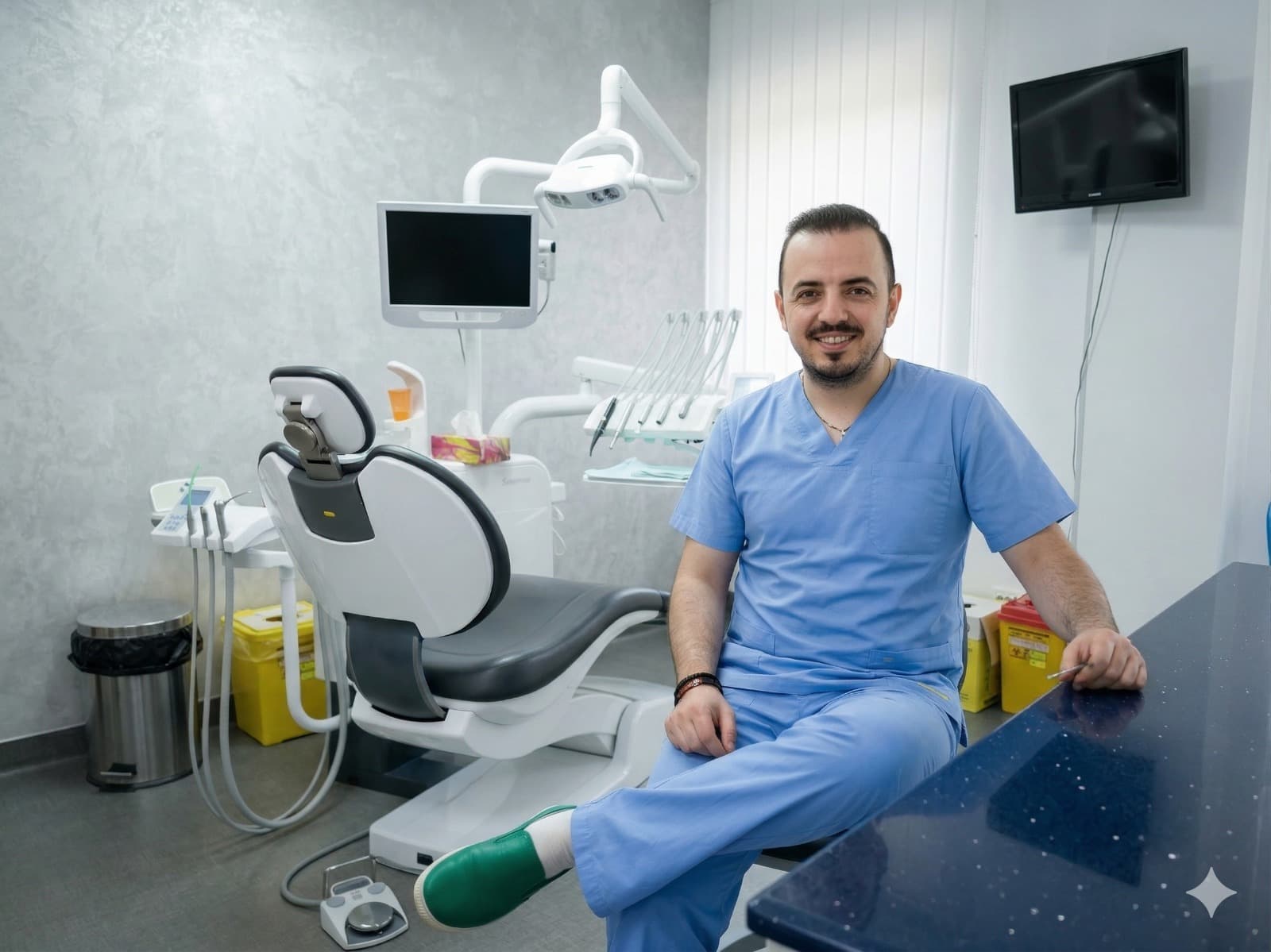 Dr. Radu Zamcu, medic dentist la clinica Raddent